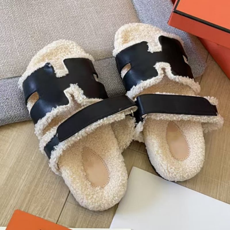 Moteriškos šlepetės su stora padu, odinis viršus, avies vilnos vidus, slip-on, gumos padas