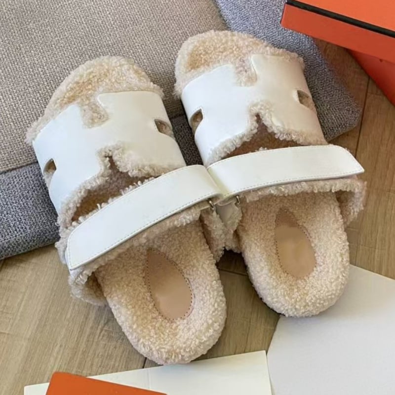 Moteriškos šlepetės su stora padu, odinis viršus, avies vilnos vidus, slip-on, gumos padas