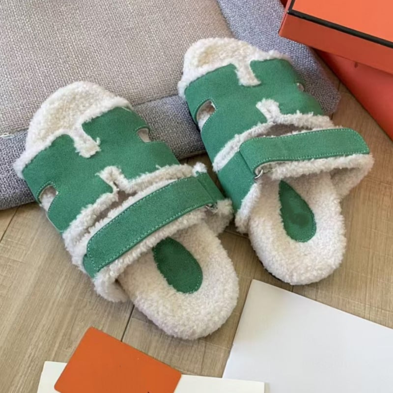 Moteriškos šlepetės su stora padu, odinis viršus, avies vilnos vidus, slip-on, gumos padas