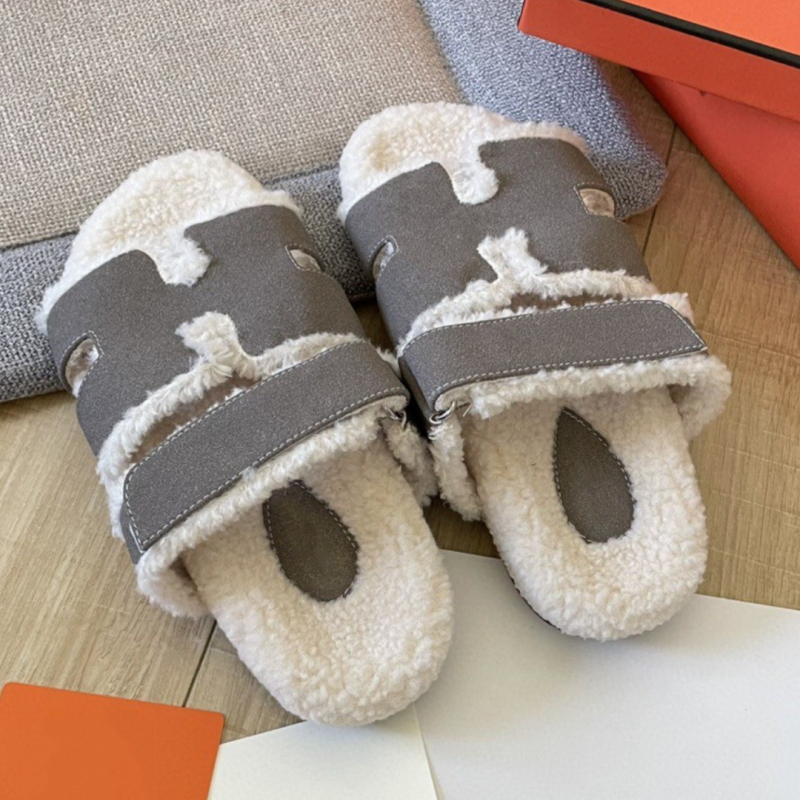 Moteriškos šlepetės su stora padu, odinis viršus, avies vilnos vidus, slip-on, gumos padas