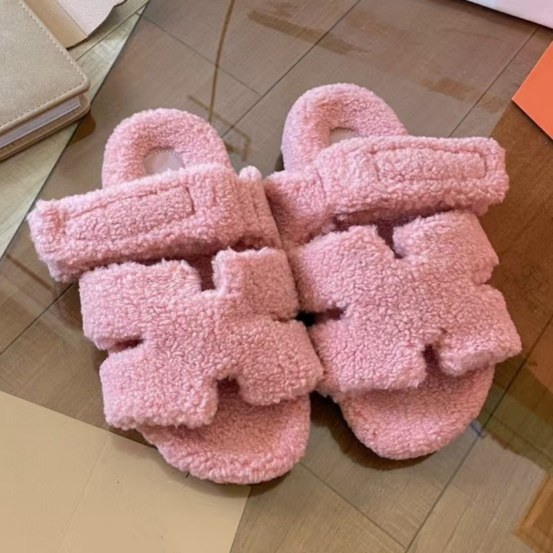 Moteriškos šlepetės su stora padu, odinis viršus, avies vilnos vidus, slip-on, gumos padas