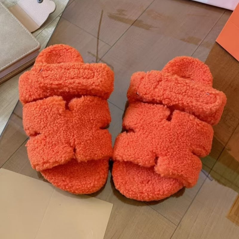 Moteriškos šlepetės su stora padu, odinis viršus, avies vilnos vidus, slip-on, gumos padas