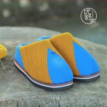 Rankų darbo vilnonės namų šlepetės, odinė įdėklė, vulkanizuotas gumos padas, lengvos ir patvarios