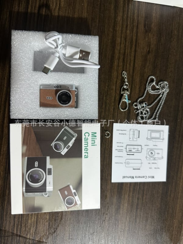 Мини камера за ученици, видеозапис и снимки, 0.96-инч LCD, поддръжка на карта памет, модел 21, време на работа 1–3 ч