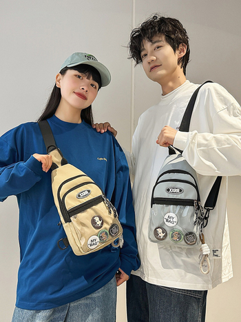 Nylon keresztpántos táska cipzárral, puha belsővel, poliészter béléssel, telefonzseb