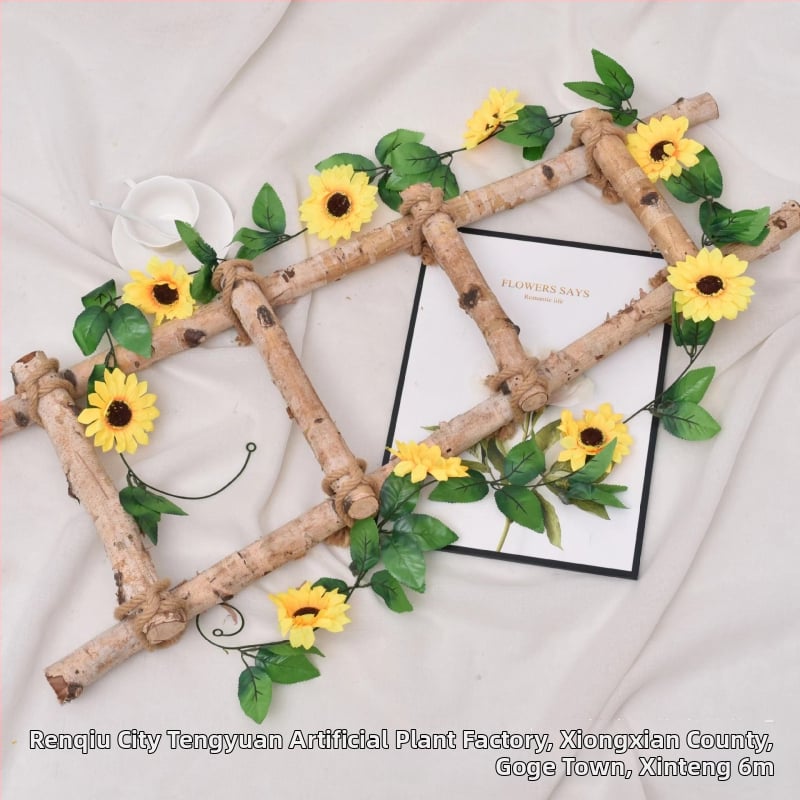 Művirágos kúszónövény margarétával és kis napraforgókkal; anyagok: műanyag és selyemvirágok; készítés: stilizálás, injektív öntés; fajtája: Daisy