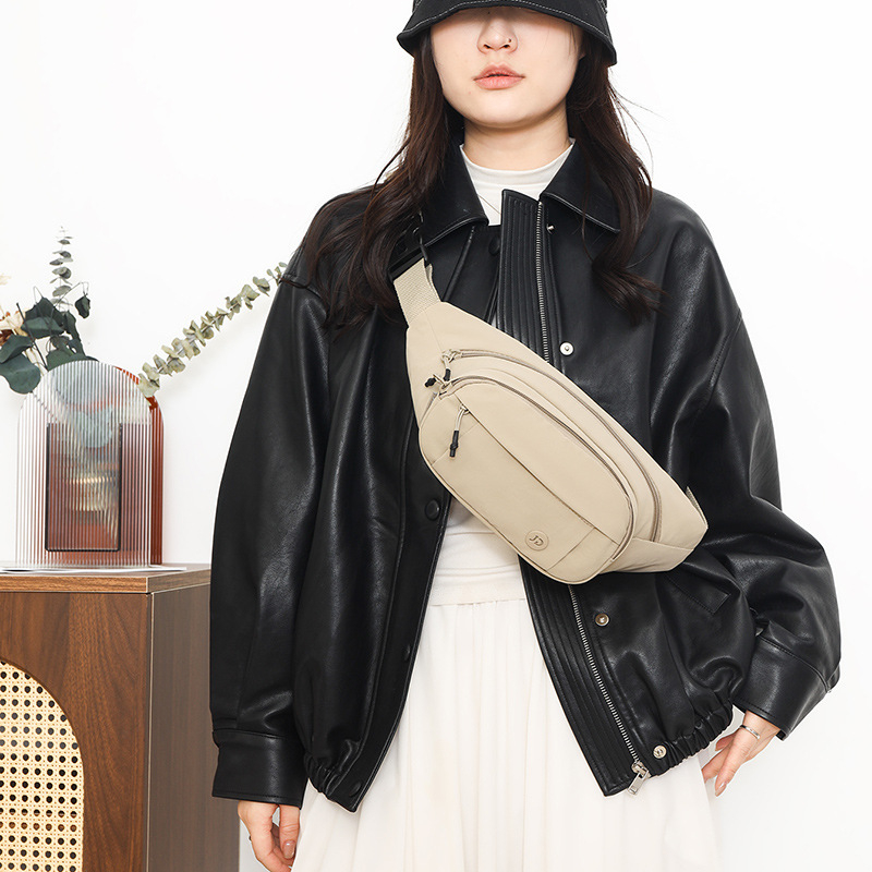 Női nylon keresztpántos táska szabadidős utazásokhoz, cipzáras zárás, belső rekeszek (cipzáras zseb, telefonzseb, irattartó zseb) – 2025 tél