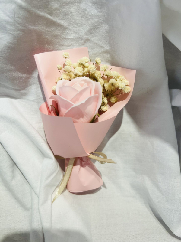 Мини букет от сушени цветя за влюбени - подарък за Деня на влюбените