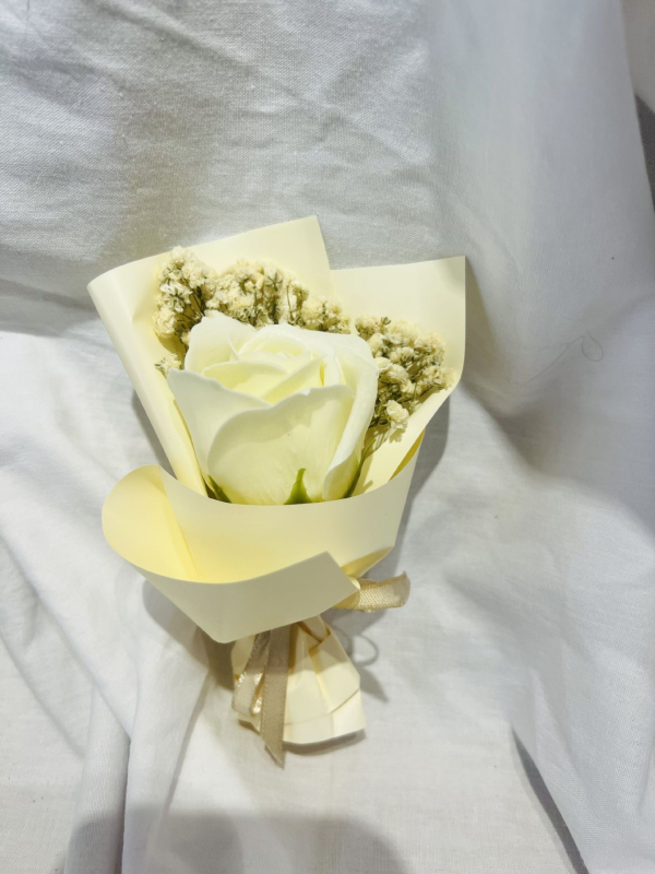 Мини букет от сушени цветя за влюбени - подарък за Деня на влюбените