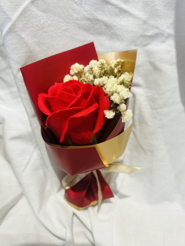 Мини букет от сушени цветя за влюбени - подарък за Деня на влюбените