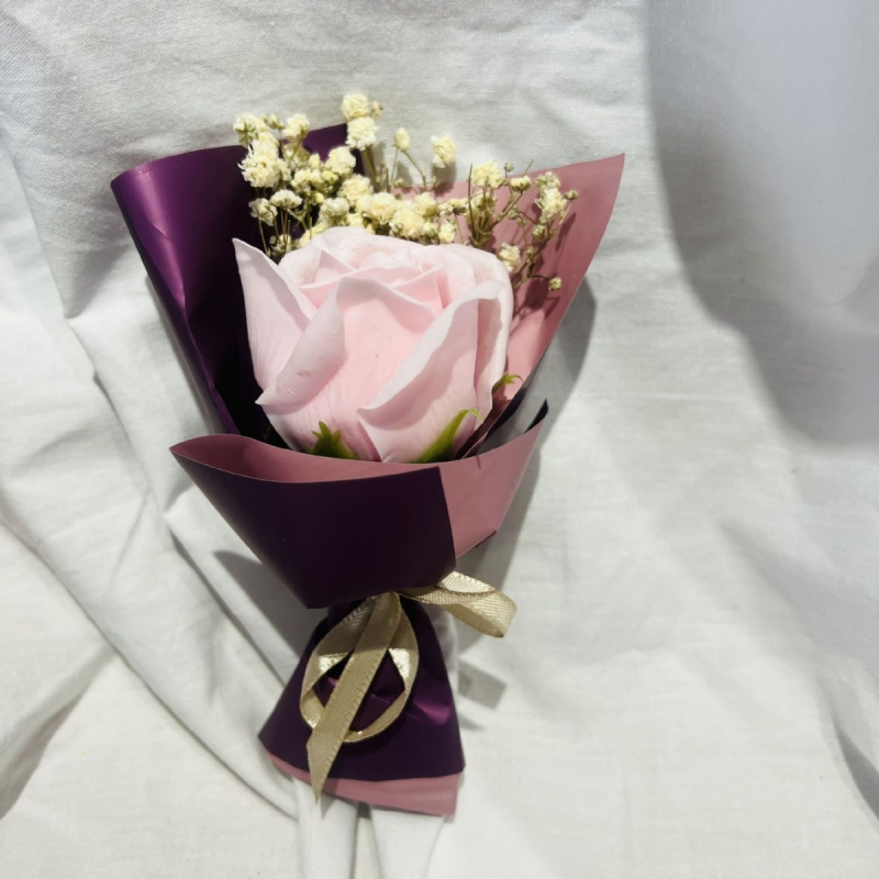 Мини букет от сушени цветя за влюбени - подарък за Деня на влюбените