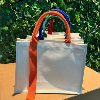 Платнена Tote торба с лого, UV печат, дъно и страни, тегло около 200 г, персонализирана подаръчна чанта