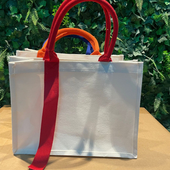 Платнена Tote торба с лого, UV печат, дъно и страни, тегло около 200 г, персонализирана подаръчна чанта