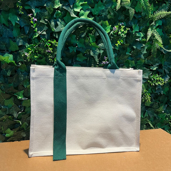 Платнена Tote торба с лого, UV печат, дъно и страни, тегло около 200 г, персонализирана подаръчна чанта