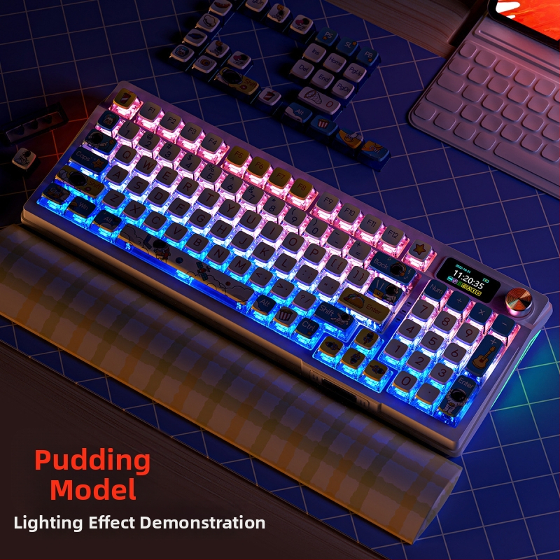 Mechanikus billentyűzet, 95 billentyű, Bluetooth, RGB háttérvilágítás, PBT billentyűsapkák, egyszerre 3 eszközhöz csatlakozik