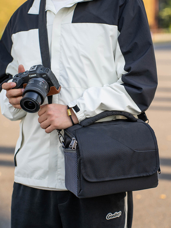 Bezdrobinė veidrodinė kamera krepšys – drobės medžiaga, pamušalas iš drobės, per petį stiliaus, tinka kameroms su viena baterija