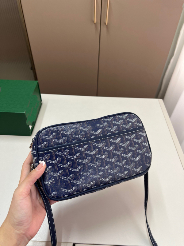 Muška crossbody torba - gradski stil, koža, geometrijski uzorak, podstava: krava djeljena koža, proljeće 2024