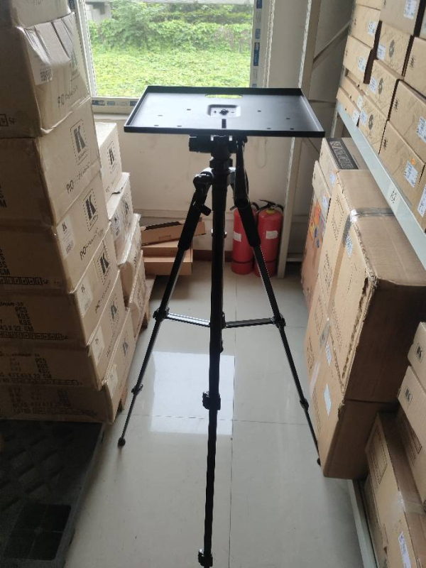 Polycom vaizdo konferencijos kameros stovas su grupiniu objektyvu MPTZ-6/9/10