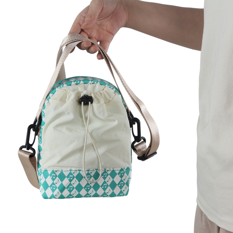 Torba preko ramena za rekreaciju, materijal PU, uspravni kvadratni oblik, zatvarač na zip, podstava od poliestera