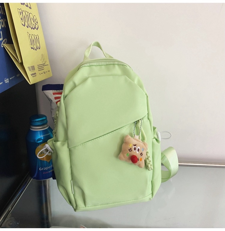 Dicarlo najlonska crossbody torba s vertikalnim kvadratnim oblikom, unutarnji džep sa zatvaračem, urbani minimalistički stil