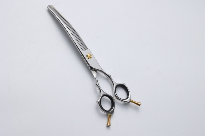 Set de foarfece pentru îngrijire animale de companie — design curbat, lamă zimțată, finisaj fin (Brand: Hanchuang; Material: oțel inoxidabil 440C; Lamă zimțată; Formă: curbat; Finisaj: fin)