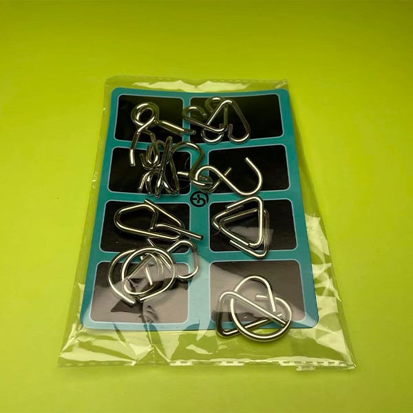 Пъзел с девет звена от метал – образователна игра за отключване, опаковка в кутия, персонализиране на лого