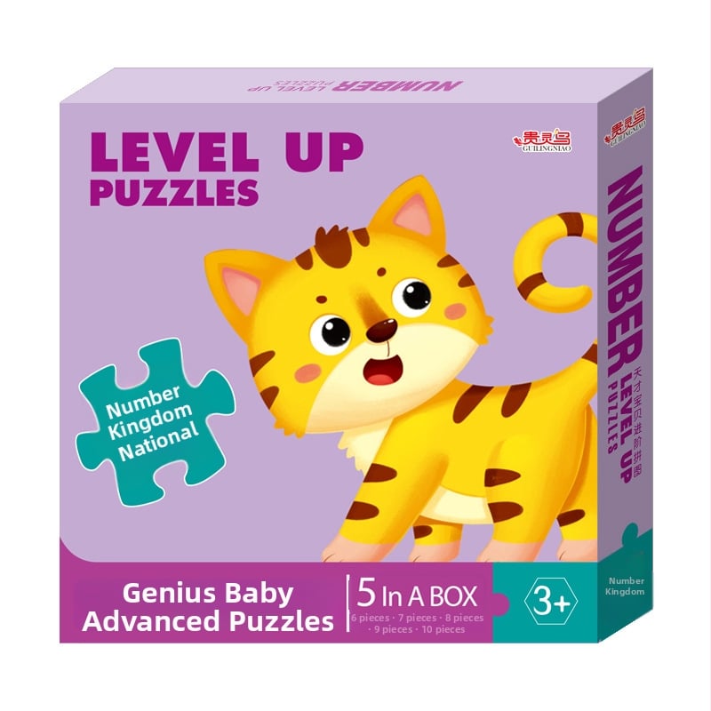 Пъзел карти: 5-10 карти с животни, динозаври и строителни машини; хартия; за деца 0-3 г.; цветна кутия.