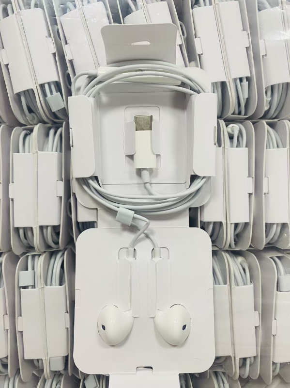 Type-C kabelis iekšējās auss austiņas, kustīga spole, 1,2 m kabelis, jutīgums 110 dB