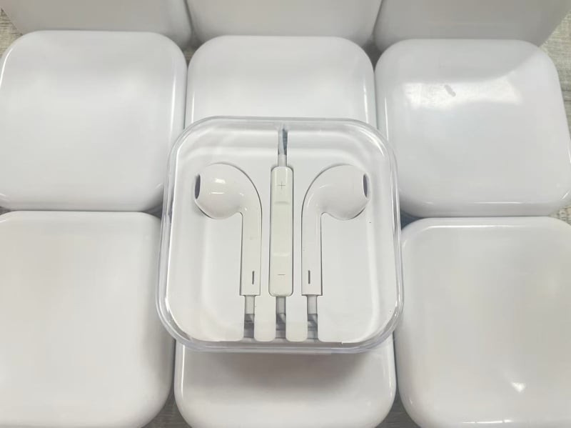 Type-C kabelis iekšējās auss austiņas, kustīga spole, 1,2 m kabelis, jutīgums 110 dB