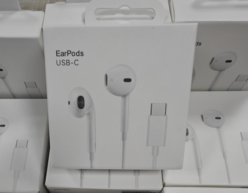 Type-C kabelis iekšējās auss austiņas, kustīga spole, 1,2 m kabelis, jutīgums 110 dB