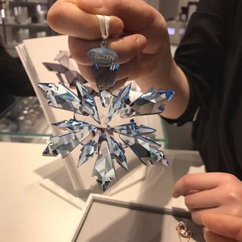 Κρεμαστή διακόσμηση εσωτερικού αυτοκινήτου, μάρκα Zhibo, κρυσταλλικό υλικό, γεωμετρικός σχεδιασμός σε μορφή νιφάδας χιονιού, στυλ ελαφριάς πολυτέλειας, δυνατότητα προσαρμογής