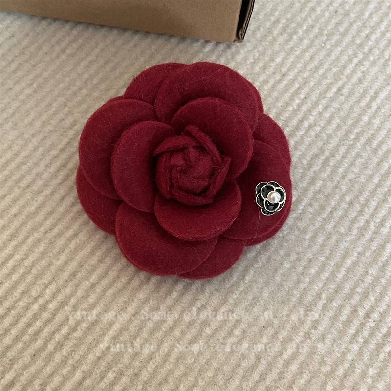 Broš Camellia — miješani materijali, elektroplatiranje, francuski retro stil, podrijetlo Yiwu, jesen 2024, dekorativno, poklon