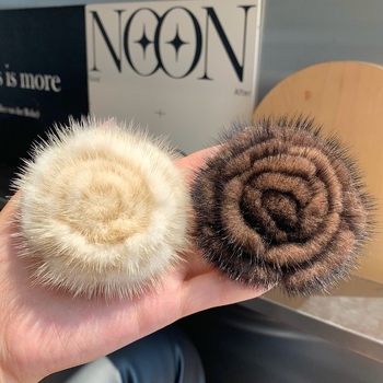 Mink szőr brooch rózsa, koreai stílus, kézzel készített, őszi 2024