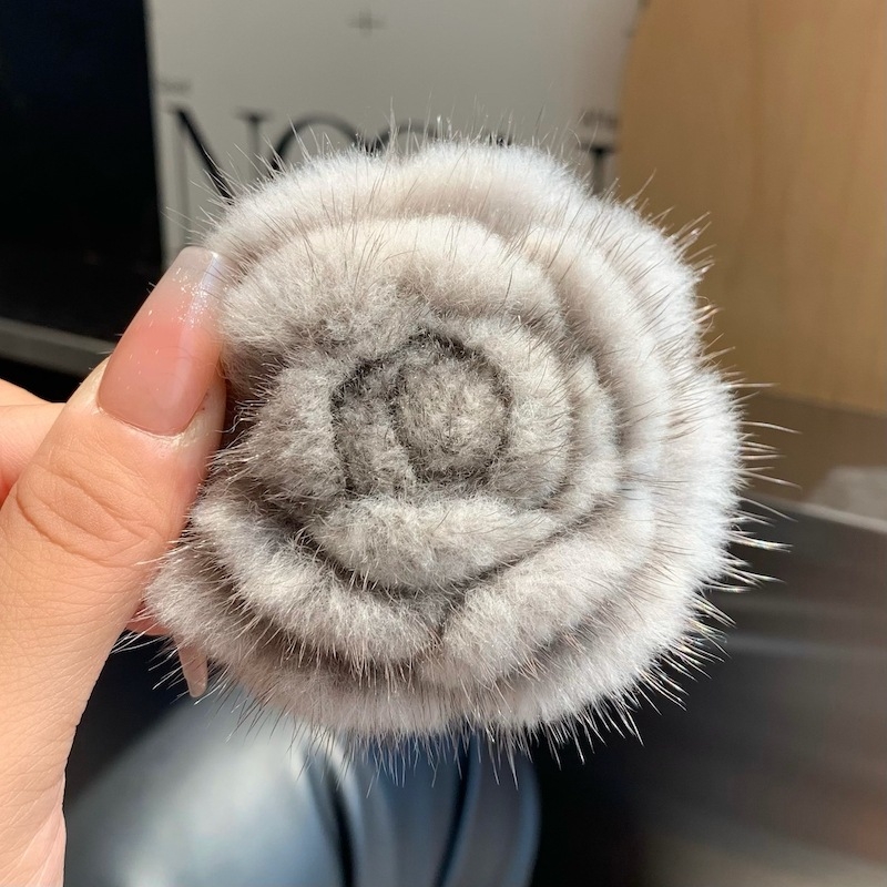 Mink szőr brooch rózsa, koreai stílus, kézzel készített, őszi 2024
