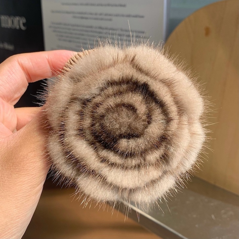 Mink szőr brooch rózsa, koreai stílus, kézzel készített, őszi 2024