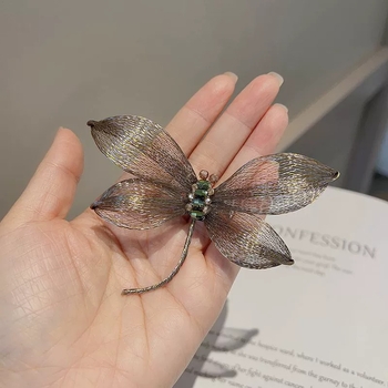 Szitakötő brooch gradient befejezéssel, szövet, rovar-stílus, kézzel készített, egyedi csomagolás, 2025 tavasza
