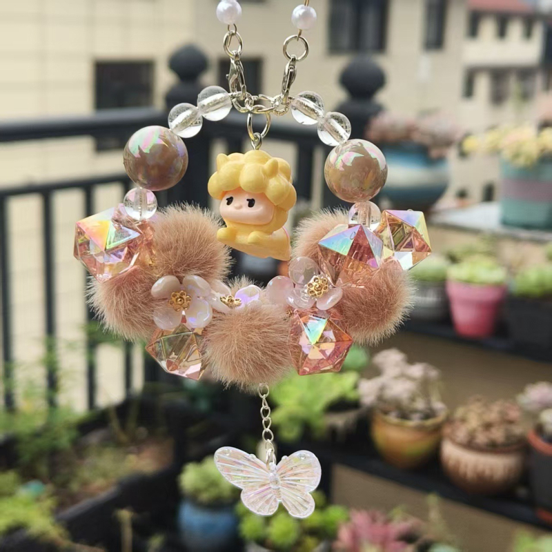 Κρεμαστό διακοσμητικό για τον καθρέφτη του αυτοκινήτου - ακρυλικό, χειροποίητες χάντρες, μοτίβο Lily of the Valley, πολυτελής εσωτερικός διακοσμός