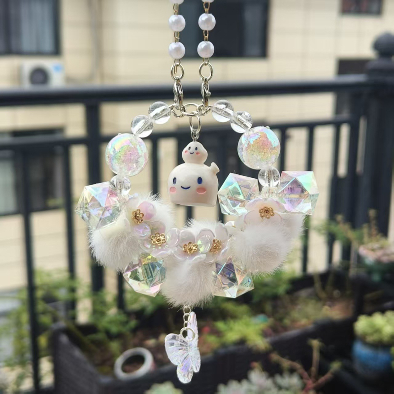 Κρεμαστό διακοσμητικό για τον καθρέφτη του αυτοκινήτου - ακρυλικό, χειροποίητες χάντρες, μοτίβο Lily of the Valley, πολυτελής εσωτερικός διακοσμός