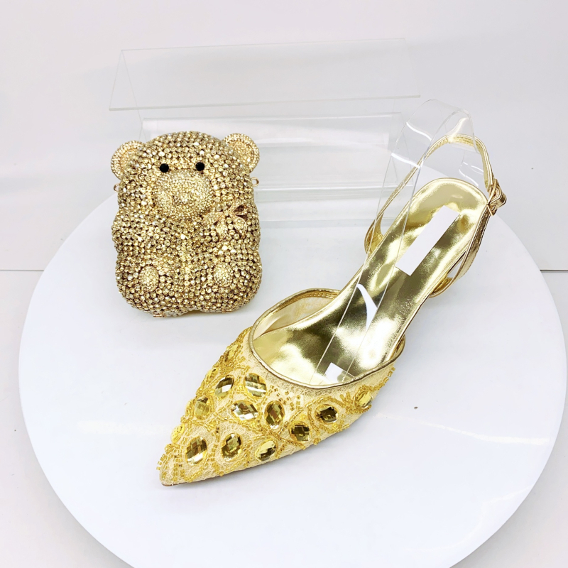 Moterų raišteliniai sandalai su smailiu nosimi, plonas kulnas 3–6 cm, viršus iš super pluošto, vidus tinklas (Pavasaris 2025)