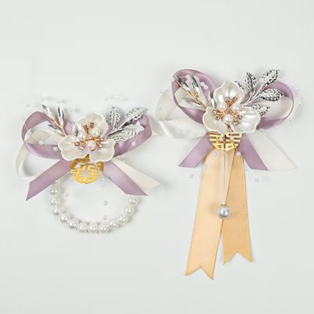 Esküvői csuklós virágcsokor készlet – selyem virágok, erdő-stílus; koszorúslányoknak és vőlegényeknek; ajándékhoz készen