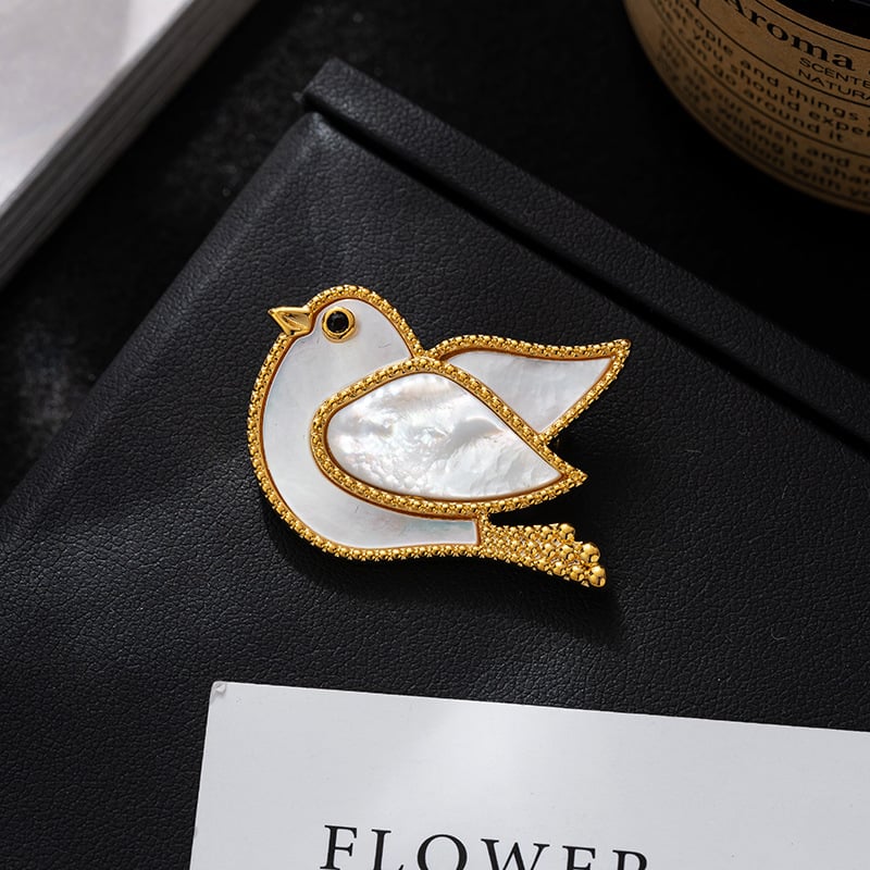 Broșă cu floare de perle, design chinezesc nou, bază de cupru, finisaj electroplacat, accesoriu feminin de modă, vară 2024