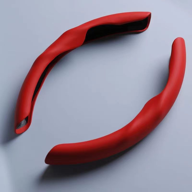 Autó kormányvédő huzat, egyszerű stílus, műbőr felület, minden évszakban használható, univerzális felszerelés, kompatibil a legtöbb márkával.