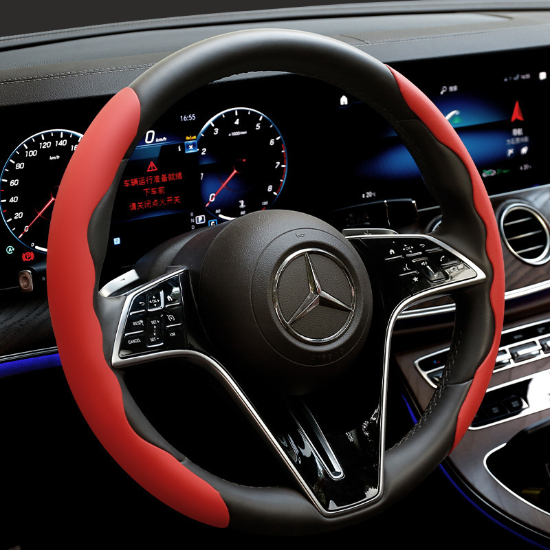 Autó kormányvédő huzat, egyszerű stílus, műbőr felület, minden évszakban használható, univerzális felszerelés, kompatibil a legtöbb márkával.