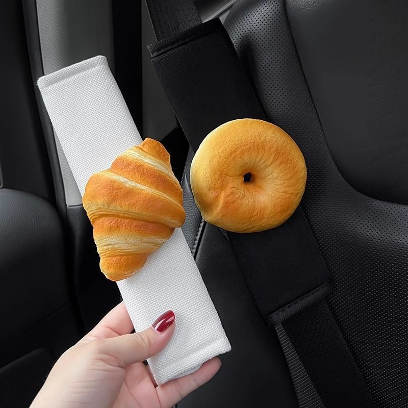 Auto sigurnosni jastučić za ramenski pojas s dizajnom bagela, PU materijal, 120 g, dekorativni dodatak, poklon za rođendan i blagdane