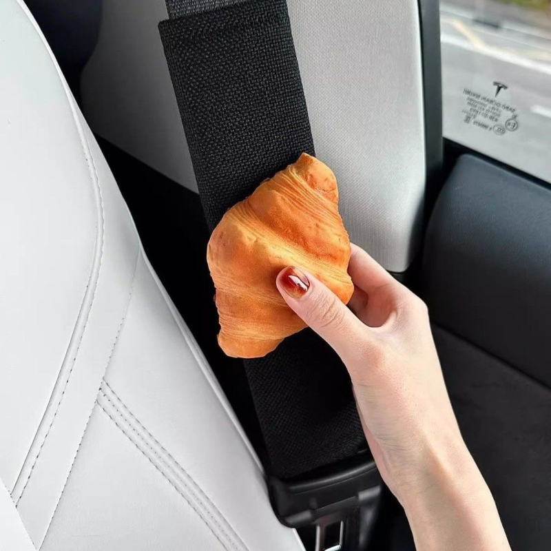 Auto sigurnosni jastučić za ramenski pojas s dizajnom bagela, PU materijal, 120 g, dekorativni dodatak, poklon za rođendan i blagdane