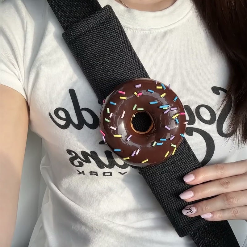 Auto sigurnosni jastučić za ramenski pojas s dizajnom bagela, PU materijal, 120 g, dekorativni dodatak, poklon za rođendan i blagdane