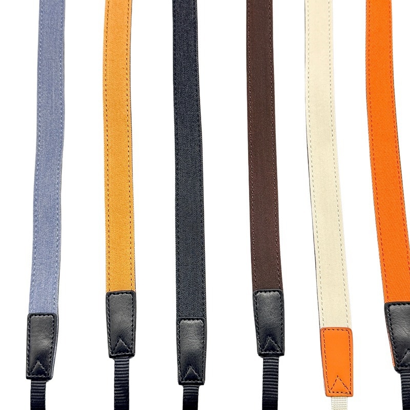 Popruh na fotoaparát - retro denim, diagonálne nastaviteľný, univerzálny model; kompatibilný s Canon, Fuji, Polaroid a ďalšími kamerami