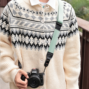 Gisergar G38 Curea de umăr pentru camere mirrorless/DSLR — design diagonal încrucișat, eliberare rapidă, compatibilă PD Quick Release