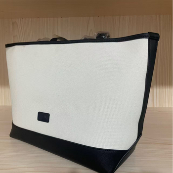 Geantă tote brodată NY, cu curea crossbody, material bumbac-lână, formă orizontal pătrată, închidere magnetică