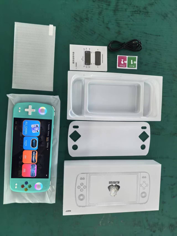 Portatīvā retro spēļu konsole RPG žanram, divi spēlētāji, Linux OS, 64-128 GB atmiņa, USB savienojums